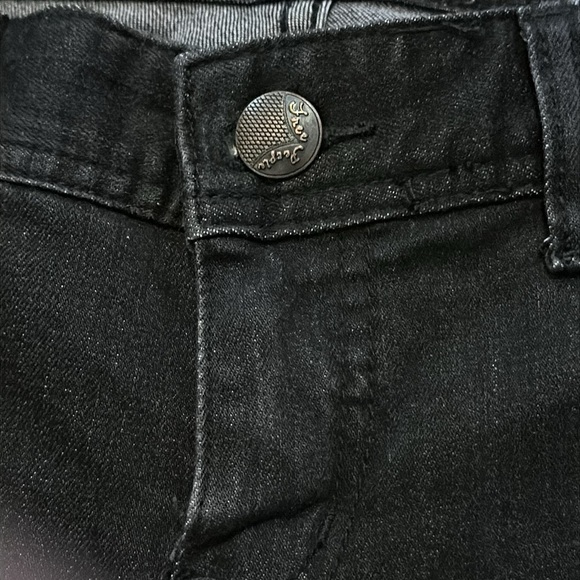 Free People Destroyed Ankle Raw Hem Skinny Jean-Black-Size 26-Distressed - Picture 8 of 13